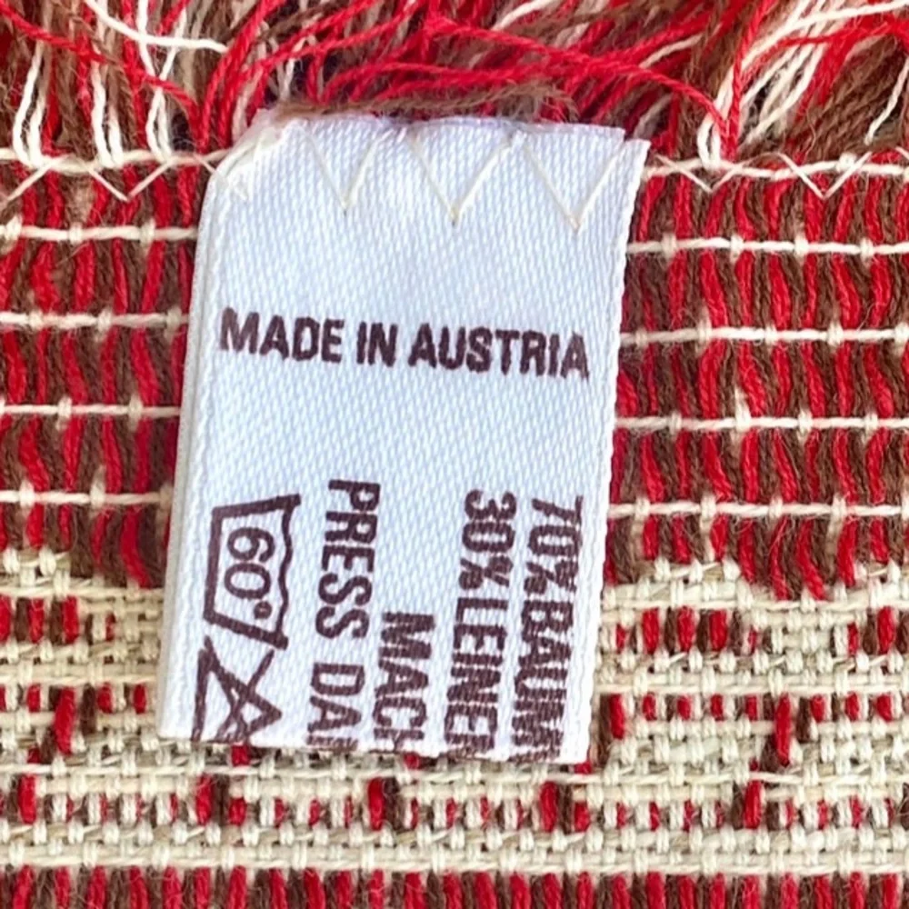 Vintage Folk Art Couple Made in Austria Red and Cream Set of 4‎ Placemats